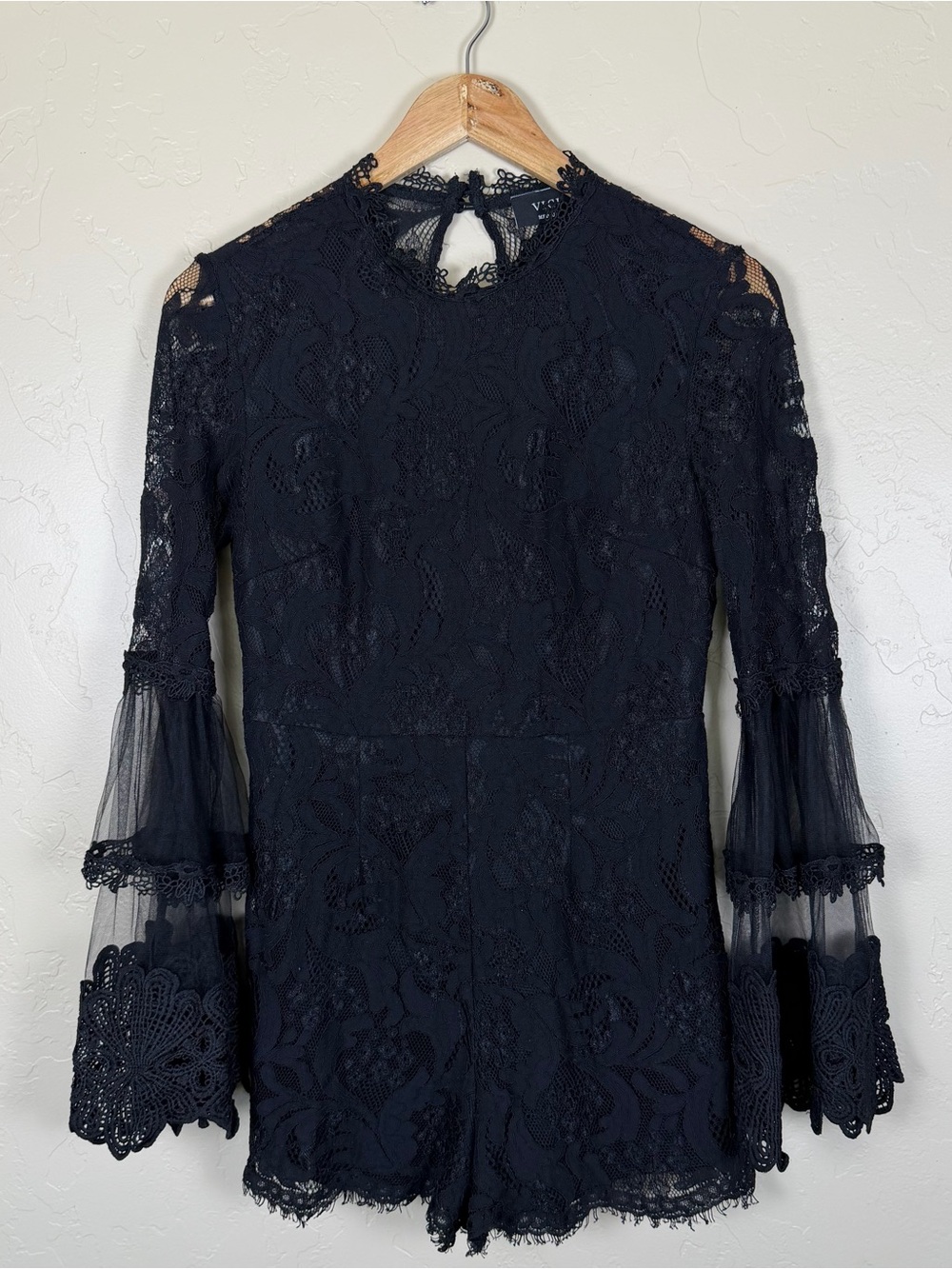 Vici Women’s Black Lace Bell Sleeve Romper Size Medium - Picture 3 of 8